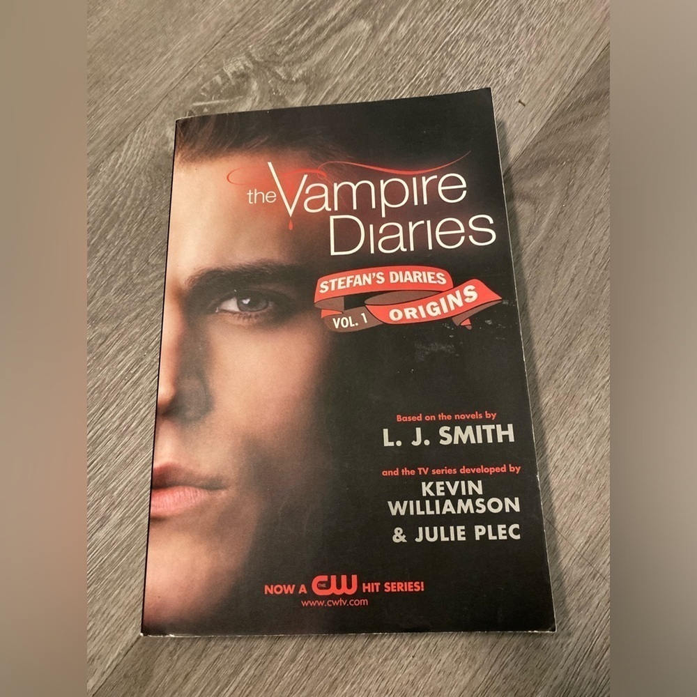The Vampire Diaries: Stefan's Diaries #1: Origins